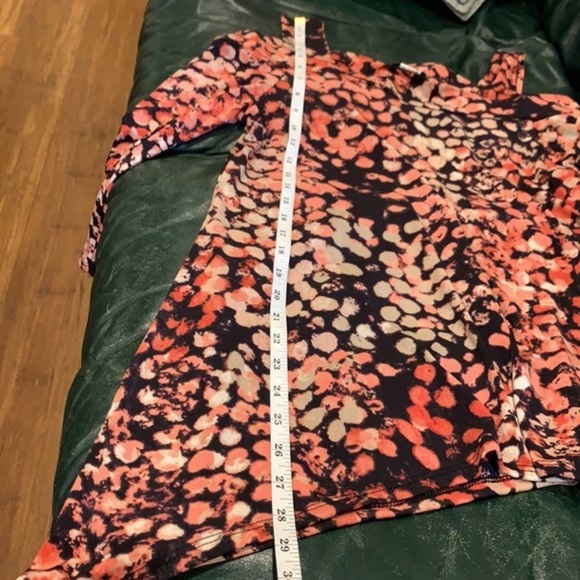 NWOT Karen T Designs Cold Shoulder Shark Bite Top 🌸 - Picture 6 of 8